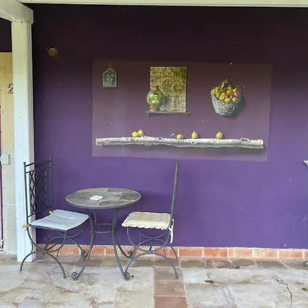 Agrib&b Lemontree Garde'n לינה וארוחת בוקר סירקוזה